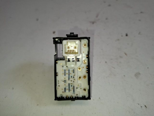 bontott TOYOTA IQ Jobb első Ablakemelő Kapcsoló