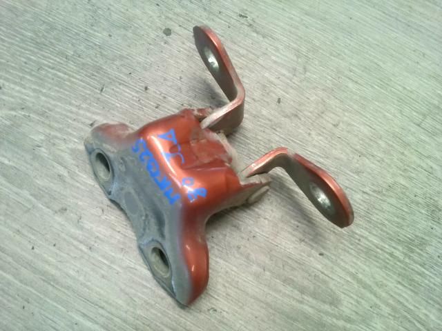 bontott TOYOTA IQ Jobb első Alsó Zsanér