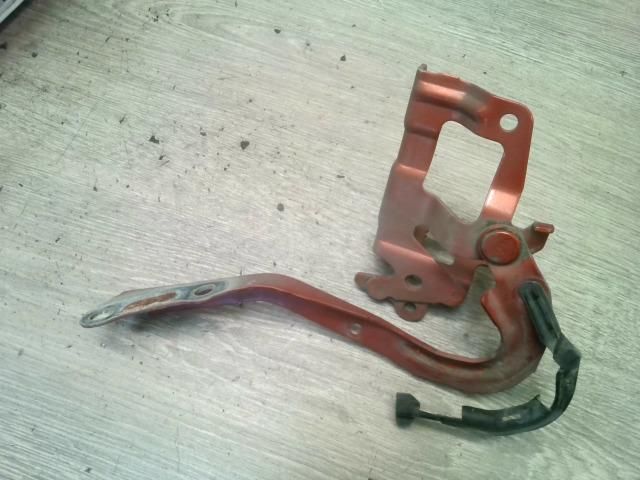 bontott TOYOTA IQ Motorháztető Jobb Zsanér