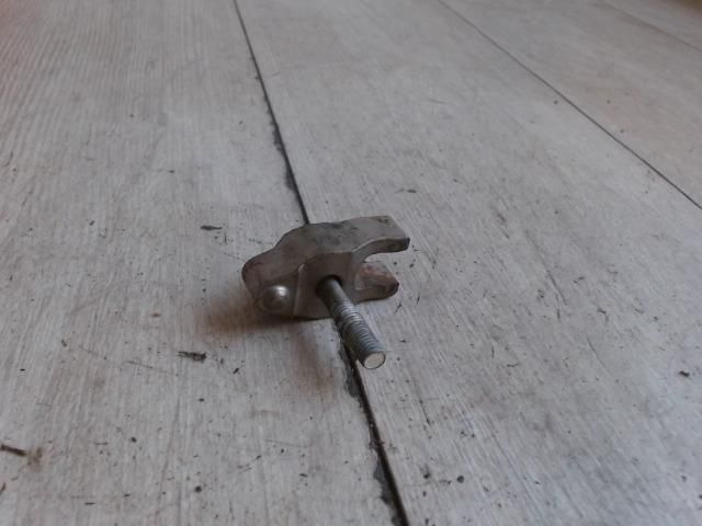 bontott TOYOTA IQ Porlasztó Lefogató