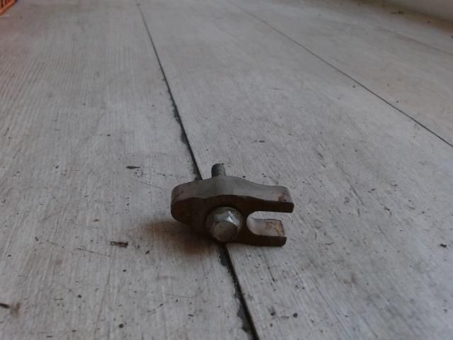 bontott TOYOTA IQ Porlasztó Lefogató