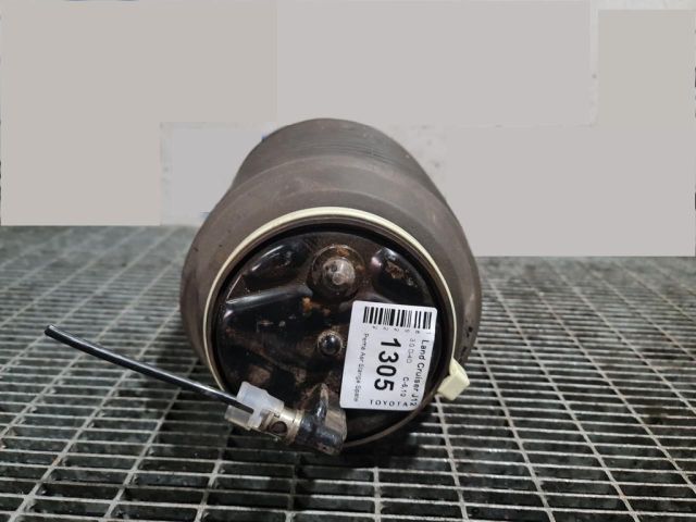 bontott TOYOTA LAND CRUISER Bal hátsó Rugó