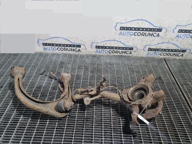 bontott TOYOTA LAND CRUISER Jobb első Csonkállvány