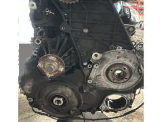 bontott TOYOTA LAND CRUISER Motor (Fűzött blokk hengerfejjel)