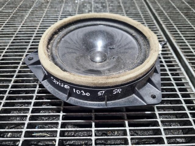 bontott TOYOTA LAND CRUISER Bal hátsó Hangszóró