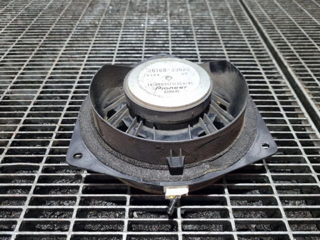 bontott TOYOTA LAND CRUISER Bal hátsó Hangszóró