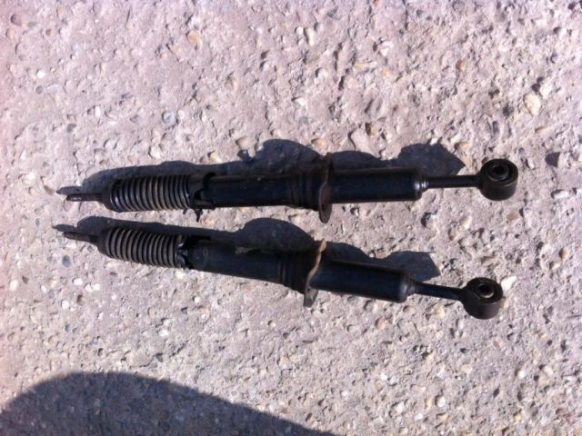 bontott TOYOTA LAND CRUISER Első Lengéscsillapító (Pozíciófüggetlen)