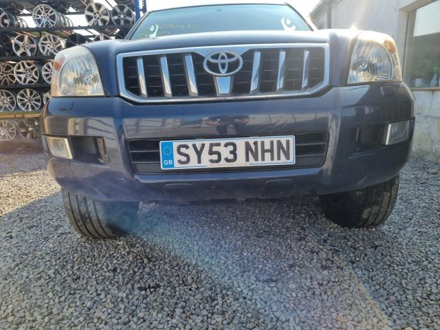 bontott TOYOTA LAND CRUISER Első Lökhárító (Üresen)