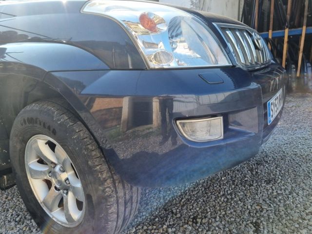 bontott TOYOTA LAND CRUISER Első Lökhárító (Üresen)