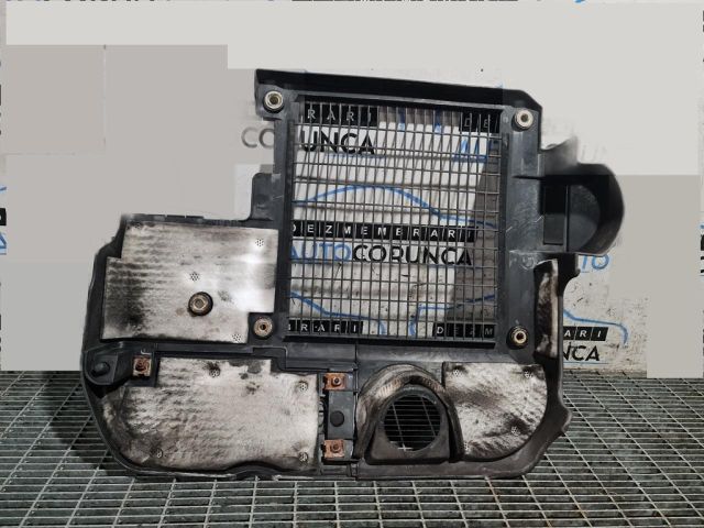 bontott TOYOTA LAND CRUISER Felső Hűtőburkolat