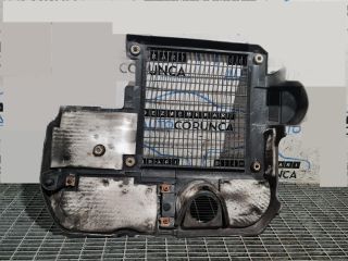 bontott TOYOTA LAND CRUISER Felső Hűtőburkolat