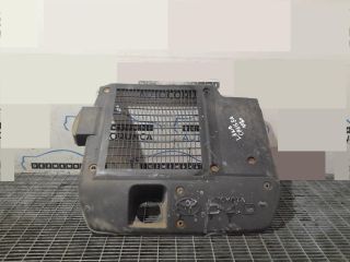 bontott TOYOTA LAND CRUISER Felső Hűtőburkolat