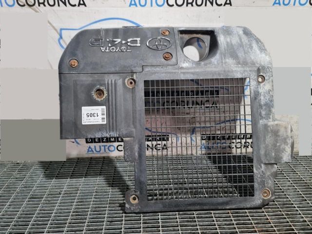 bontott TOYOTA LAND CRUISER Felső Hűtőburkolat