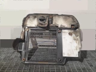 bontott TOYOTA LAND CRUISER Felső Hűtőburkolat