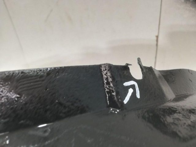 bontott TOYOTA LAND CRUISER Jobb első Dobbetét (Kerékjárati, Műanyag)