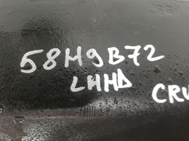 bontott TOYOTA LAND CRUISER Jobb első Dobbetét (Kerékjárati, Műanyag)