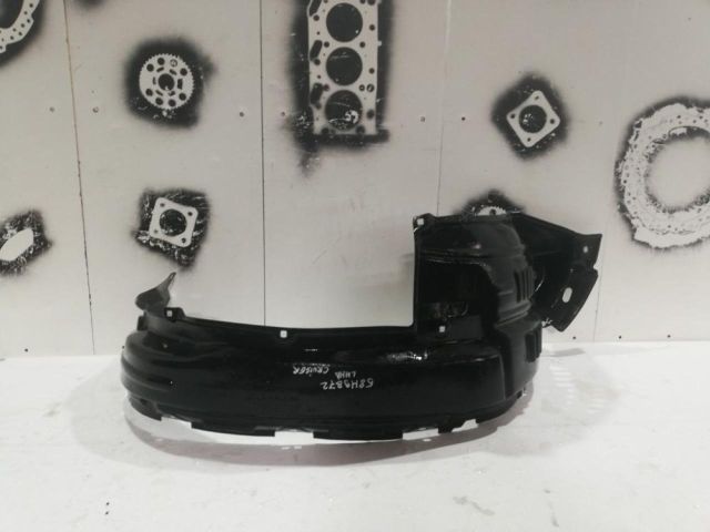 bontott TOYOTA LAND CRUISER Jobb első Dobbetét (Kerékjárati, Műanyag)