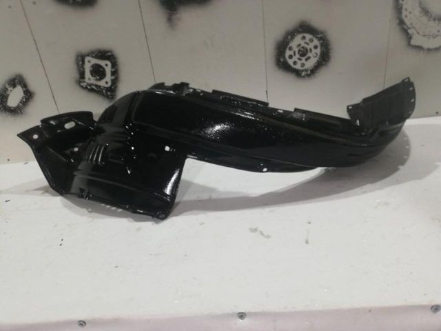 bontott TOYOTA LAND CRUISER Jobb első Dobbetét (Kerékjárati, Műanyag)