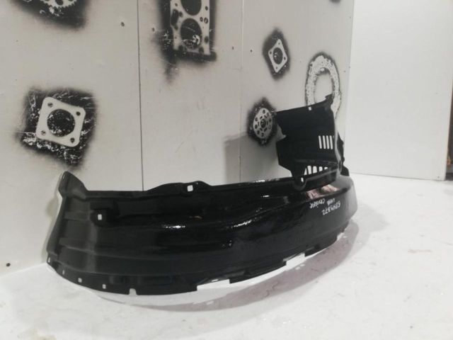 bontott TOYOTA LAND CRUISER Jobb első Dobbetét (Kerékjárati, Műanyag)