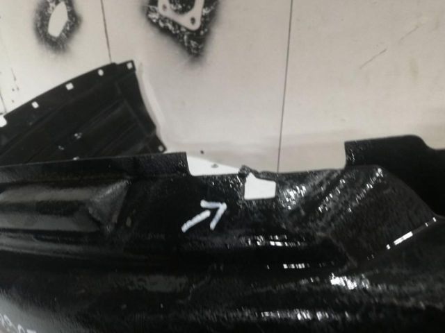 bontott TOYOTA LAND CRUISER Jobb első Dobbetét (Kerékjárati, Műanyag)