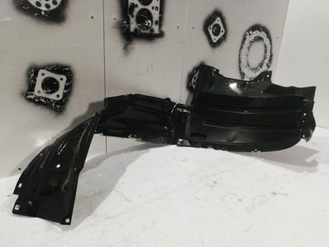 bontott TOYOTA LAND CRUISER Jobb első Dobbetét (Kerékjárati, Műanyag)