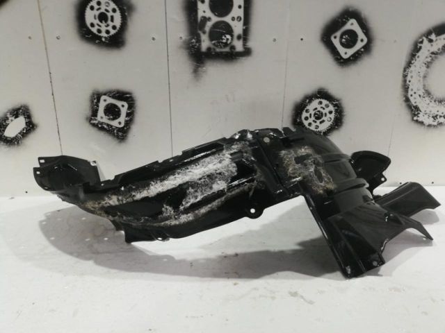 bontott TOYOTA LAND CRUISER Jobb első Dobbetét (Kerékjárati, Műanyag)