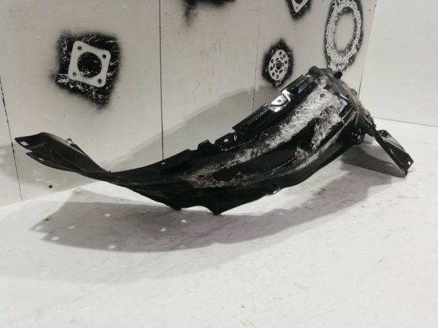 bontott TOYOTA LAND CRUISER Jobb első Dobbetét (Kerékjárati, Műanyag)