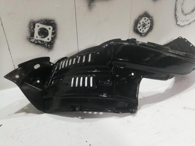 bontott TOYOTA LAND CRUISER Jobb első Dobbetét (Kerékjárati, Műanyag)