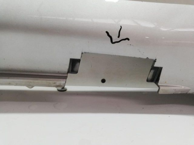 bontott TOYOTA LAND CRUISER Jobb Küszöb