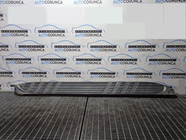 bontott TOYOTA LAND CRUISER Jobb Küszöb