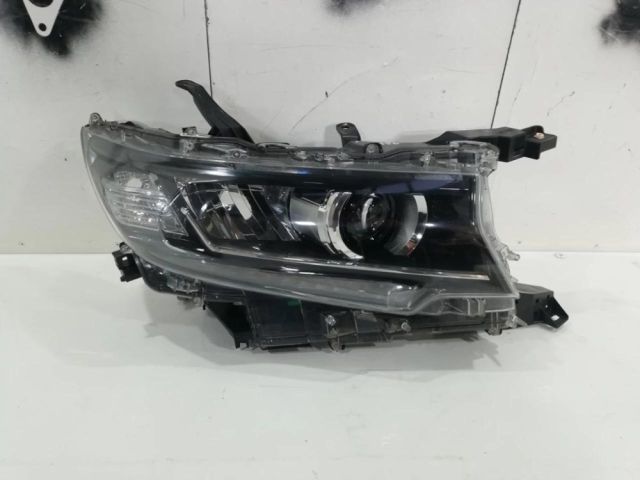 bontott TOYOTA LAND CRUISER Jobb Ledes Fényszóró