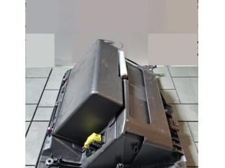 bontott TOYOTA LAND CRUISER Kesztyűtartó