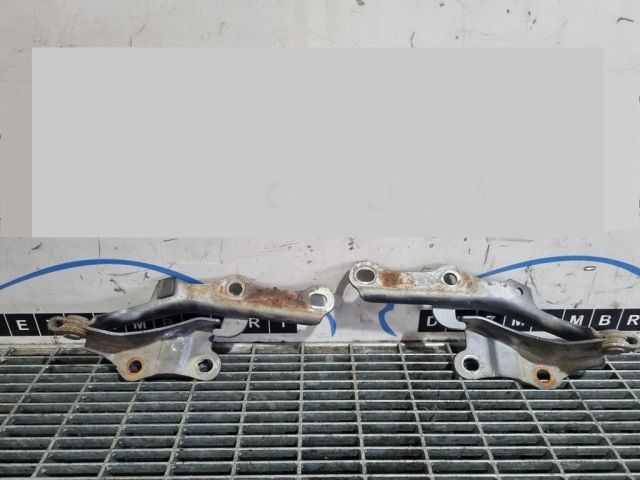 bontott TOYOTA LAND CRUISER Motorháztető Zsanér Pár