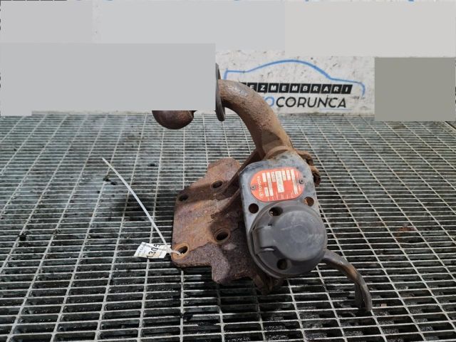 bontott TOYOTA LAND CRUISER Vonóhorog