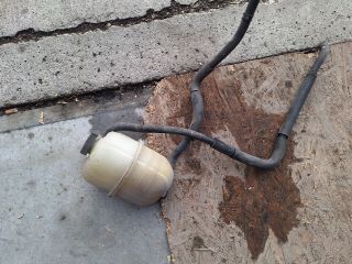 bontott TOYOTA MR 2 Kiegyenlítő Tartály