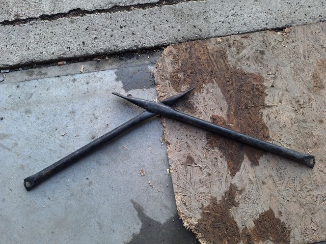 bontott TOYOTA MR 2 Toronymerevítő