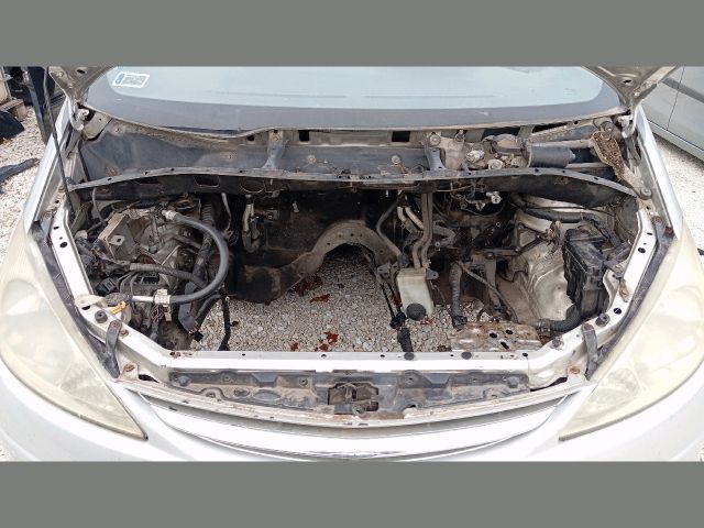 bontott TOYOTA PREVIA Bal első Kerékagy