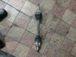 bontott TOYOTA PREVIA Bal Féltengely