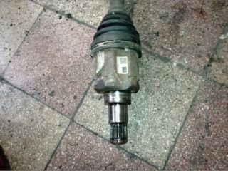 bontott TOYOTA PREVIA Bal Féltengely