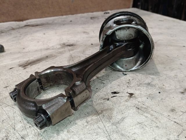 bontott TOYOTA PREVIA Dugattyú és Hajtókar