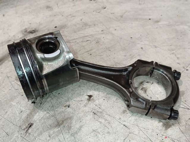 bontott TOYOTA PREVIA Dugattyú és Hajtókar