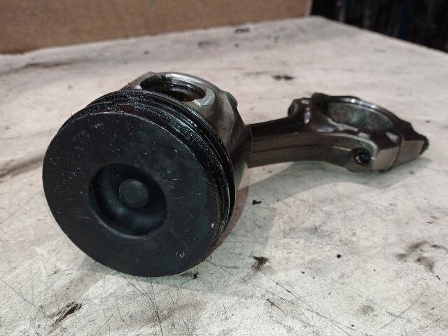 bontott TOYOTA PREVIA Dugattyú és Hajtókar