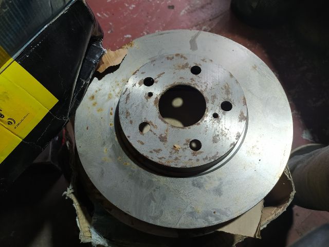 bontott TOYOTA PREVIA Első Pár Féktárcsa