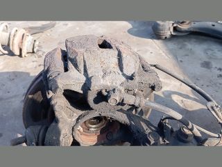 bontott TOYOTA PREVIA Jobb első Féknyereg Munkahengerrel