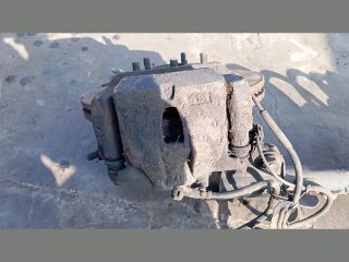 bontott TOYOTA PREVIA Jobb első Féknyereg Munkahengerrel