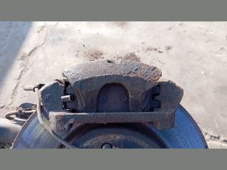 bontott TOYOTA PREVIA Jobb első Féknyereg Munkahengerrel