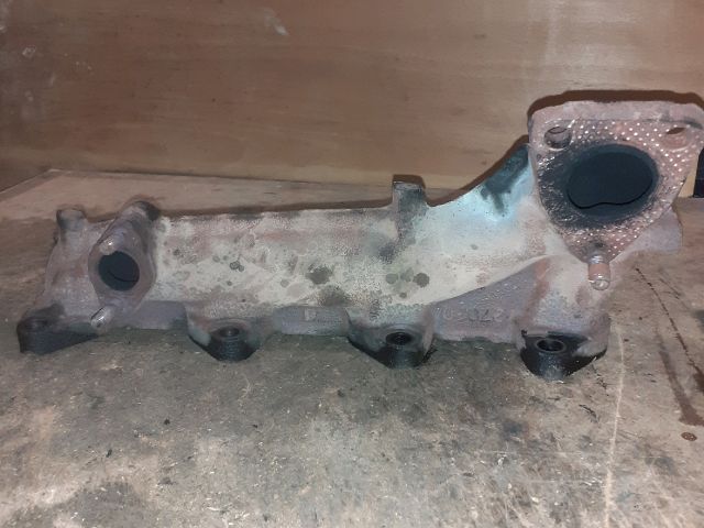 bontott TOYOTA PREVIA Leömlő (Soros)