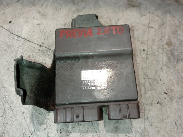 bontott TOYOTA PREVIA Motorvezérlő