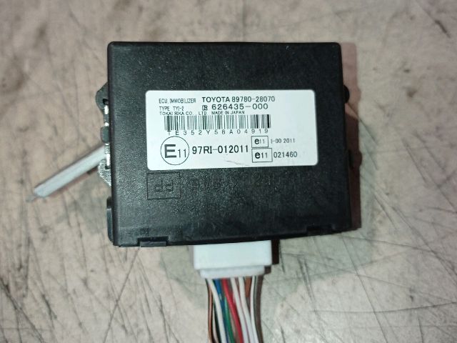 bontott TOYOTA PREVIA Motorvezérlő