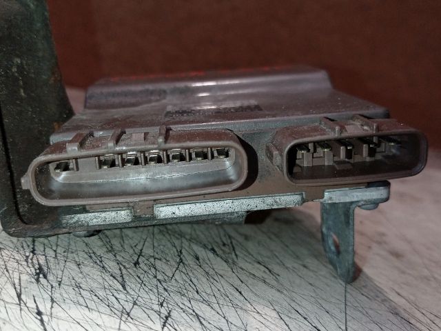 bontott TOYOTA PREVIA Motorvezérlő
